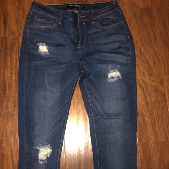 Fashion nova - Distressed skinny jeans - SIZE 5 - Picture 2 of 4